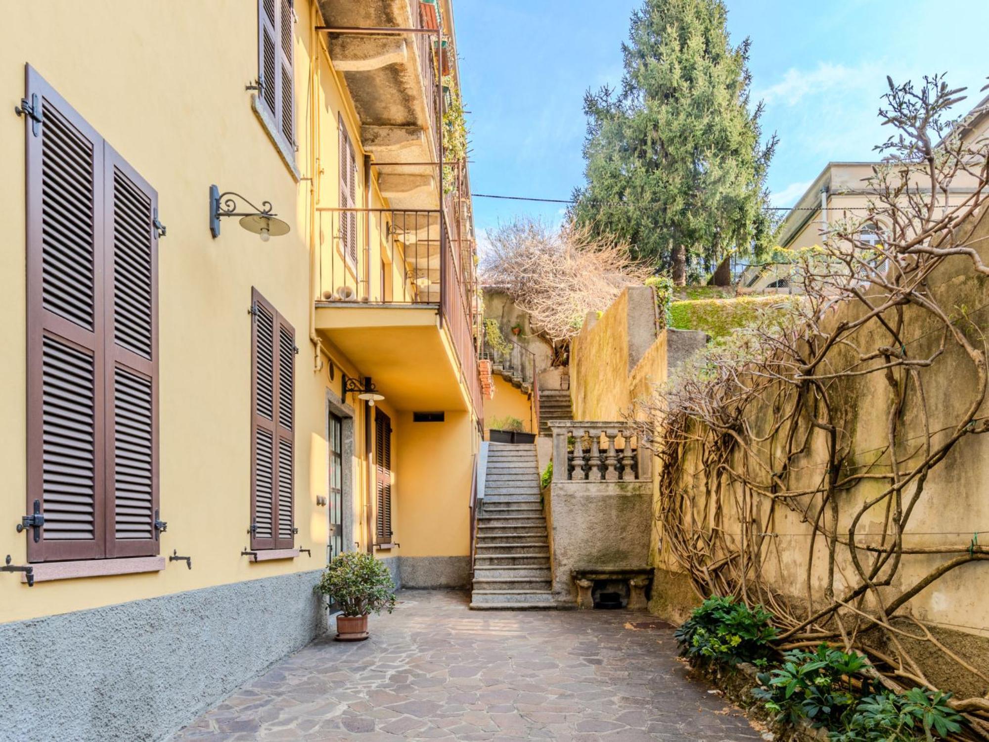 Apartment Lungolago By Interhome Lecco Luaran gambar
